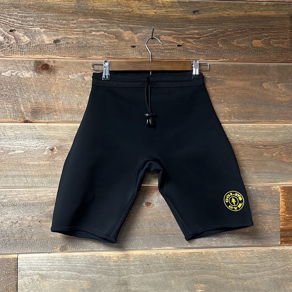 Gold's Gym black neoprene weight lifting padded shorts Small/Medium